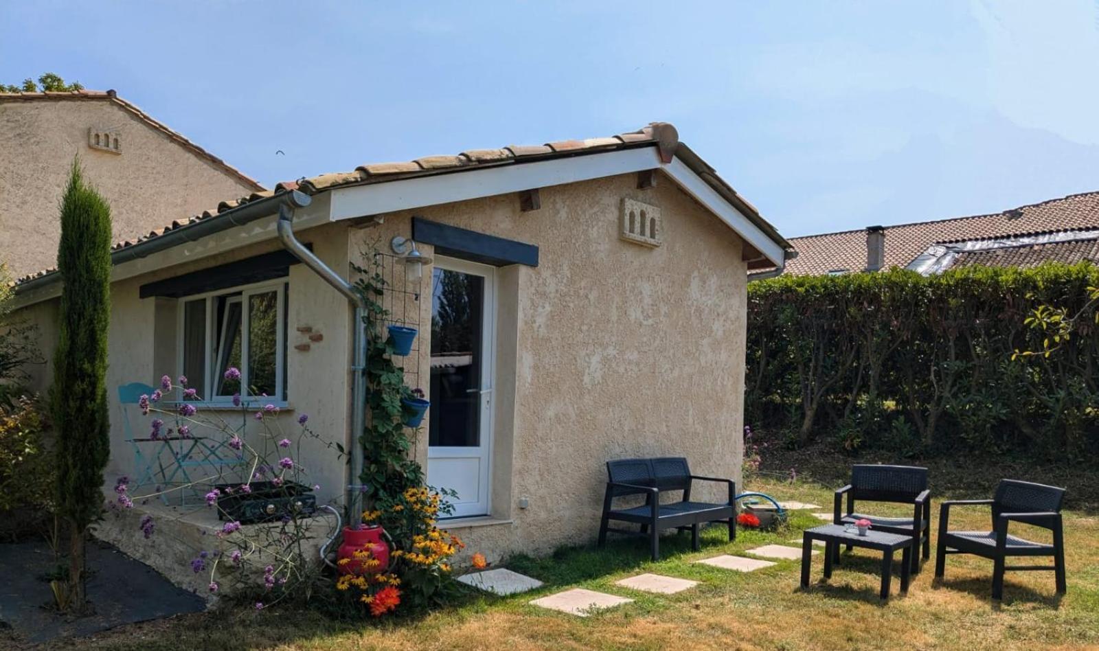 Gite Charme Et Campagne Montazeau Exterior foto